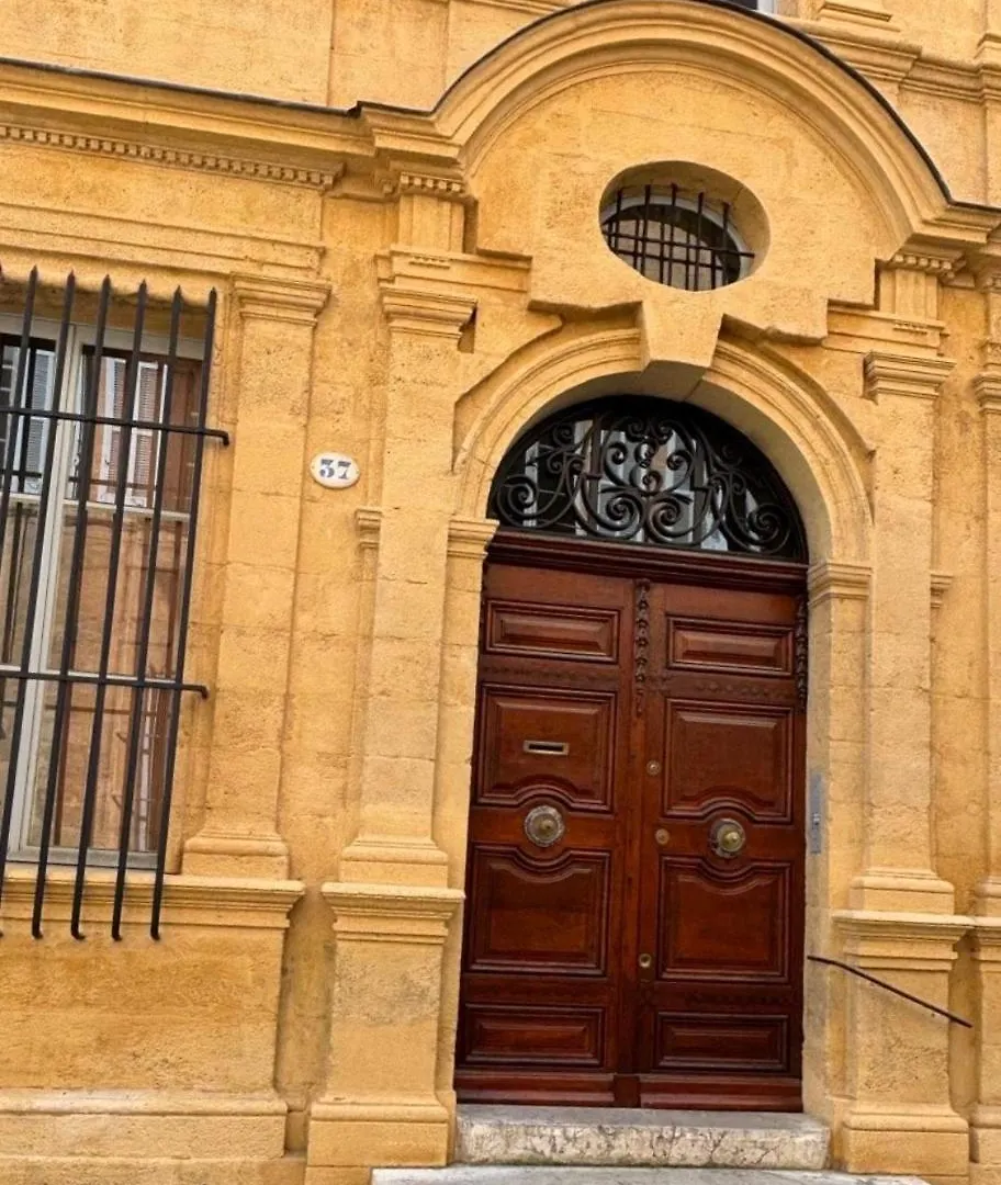Appartement Aixois De Caractere Place Des 4 Dauphins Aix-en-Provence