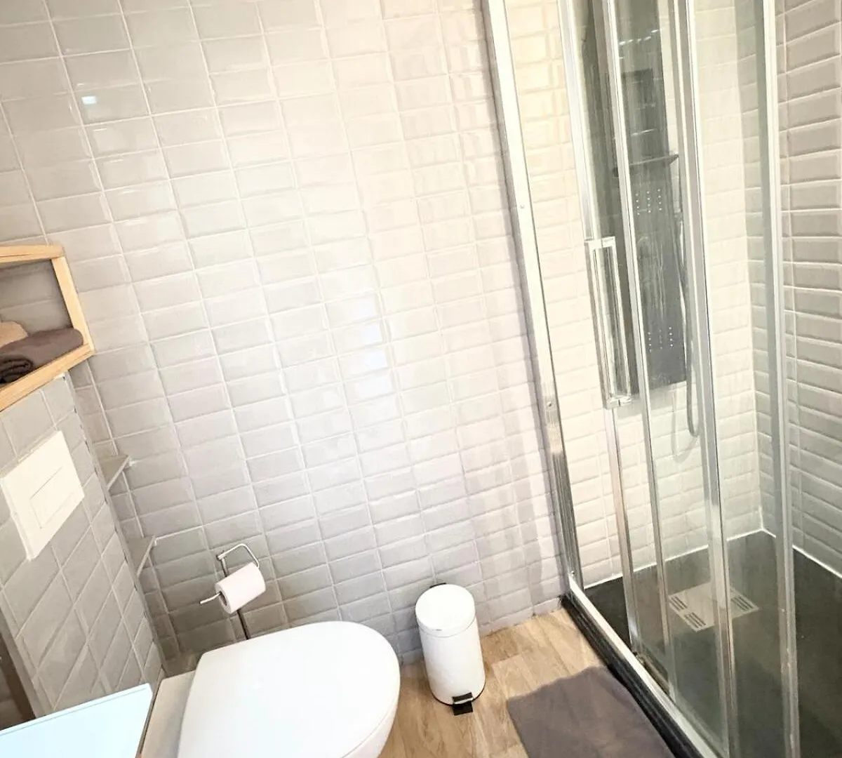 Appartement Aixois De Caractere Place Des 4 Dauphins Aix-en-Provence 0*,  Francia